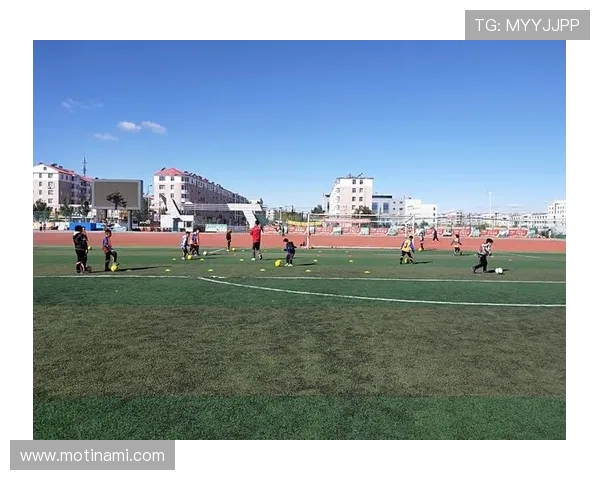 融入星空的足球文化:让我们一起在夜色中挥洒汗水 融入星空的足球文化:让我们一起在夜色中挥洒汗水